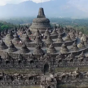Endonezya Turu Borobudur tapınağı 