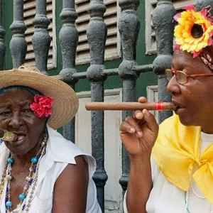 Havanalı kadınlar ve puro