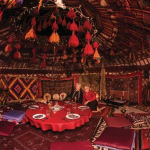 Moğolistan Turu konaklamalarında Ger Çadırı içi