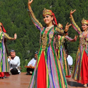 Özbekistan Halk dansları