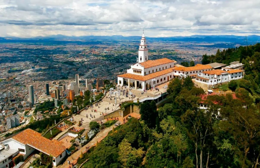 Monsarati Tepesi Bogota - Kolombiyasi - 